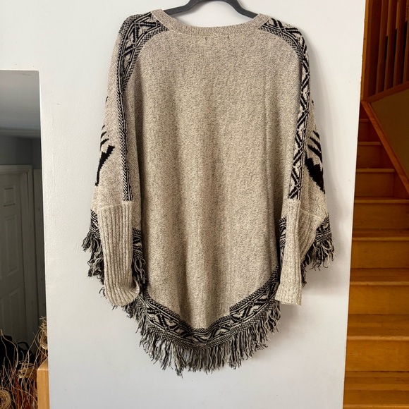 EUC IB Diffusion Vintage 80’s-90’s Rare Beige and Black Tribal Design Poncho - Picture 5 of 6